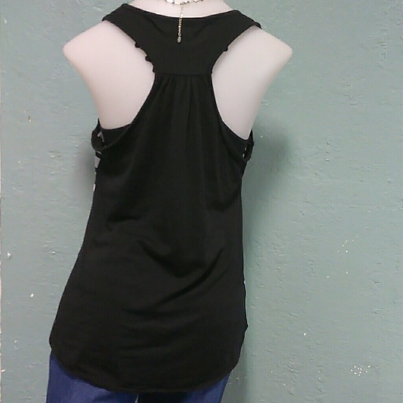 FOREVER 21 TOP. - Picture 2 of 6